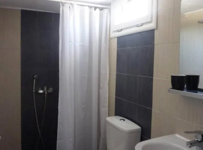 Katerina & Joanna Milos * 아다마스